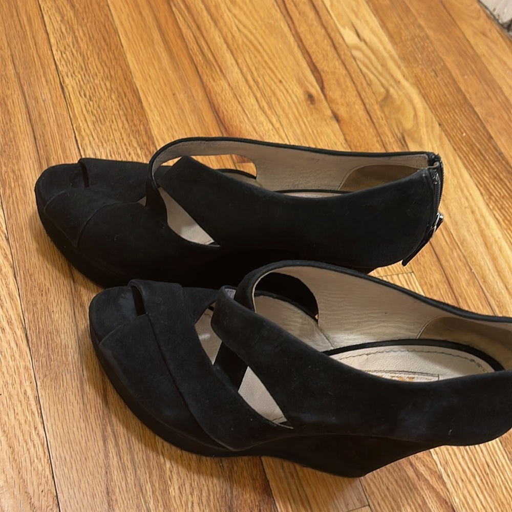 Prada shoes flat form black velvet open toe’s - Picture 2 of 7